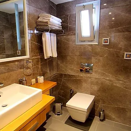 The Losh Hotel 3*